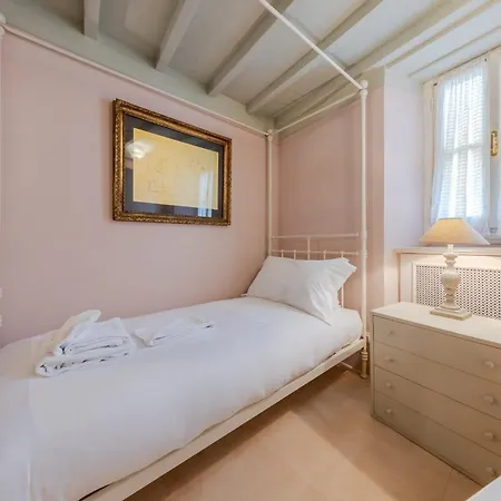 Appartamento Palazzo Bartolommei Dimora Storica Centralissima *
